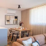 Stylish 2br In Leca With Ac By Lovelystay * 레카다팔메이라