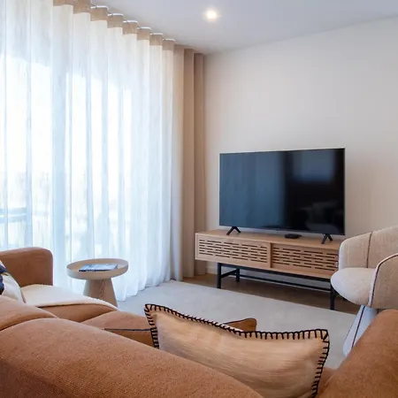 아파트 Stylish 2br In Leca With Ac By Lovelystay *