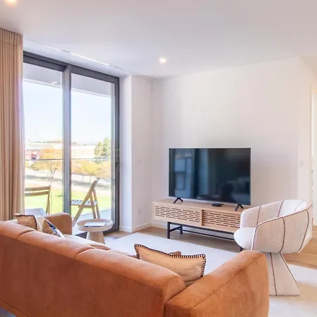 Stylish 2br In Leça With Ac By Lovelystay
