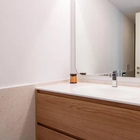 Apartamento Stylish 2br In Leça With Ac By Lovelystay