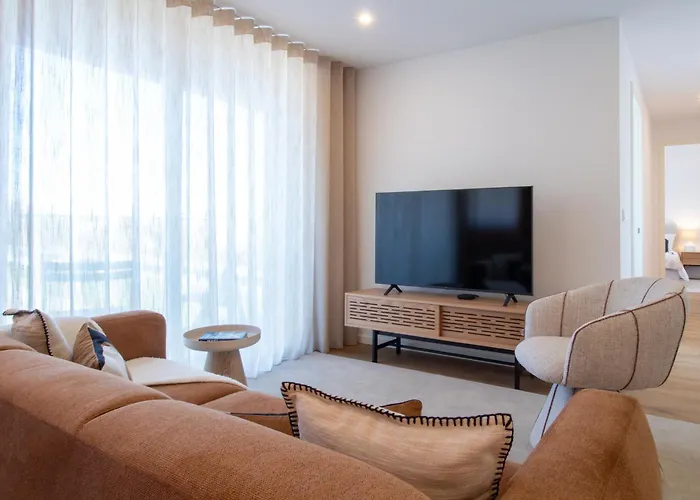 Apartment Stylish 2br In Leca With Ac By Lovelystay *