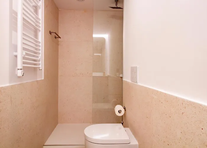 Stylish 2br In Leca With Ac By Lovelystay 레카다팔메이라