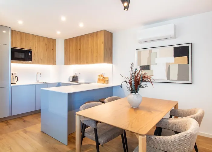 Stylish 2br In Leca With Ac By Lovelystay *