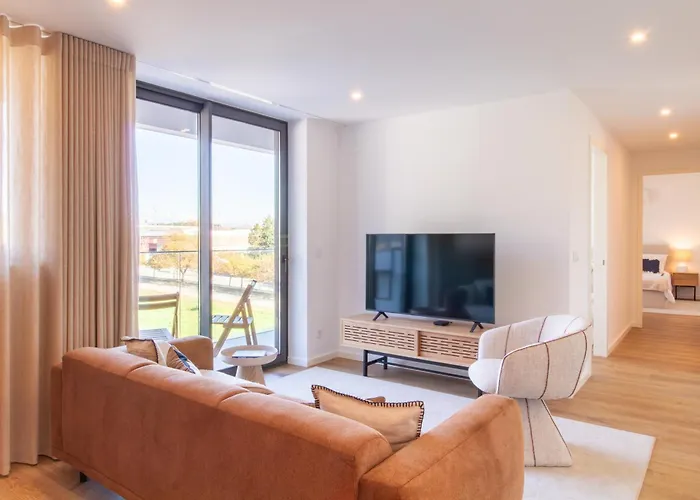 Stylish 2br In Leca With Ac By Lovelystay