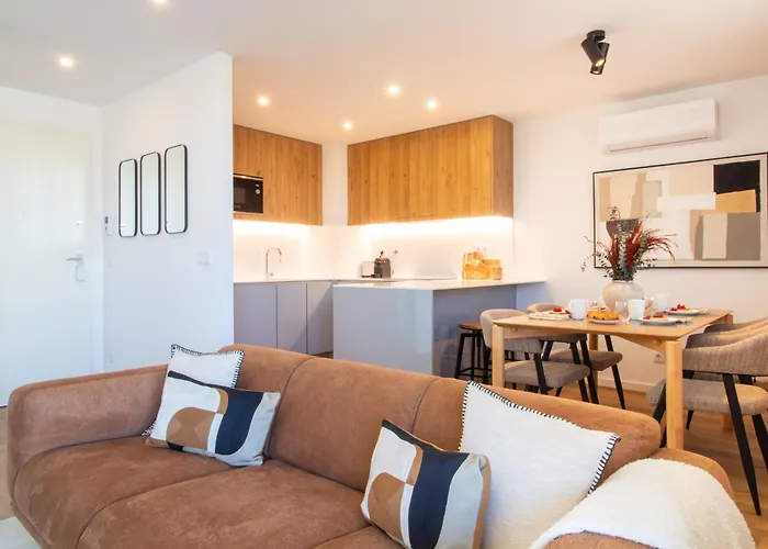 아파트 Stylish 2br In Leca With Ac By Lovelystay