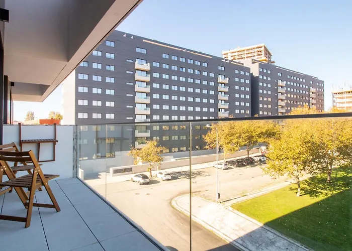 Stylish 2br In Leca With Ac By Lovelystay *